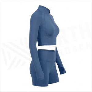 Ensemble de yoga 2 pièces North Approach : Haut court zippé et short taille haute, bleu uni, anti-transpiration et respirant, vêtements de sport pour femme - Product Image 3