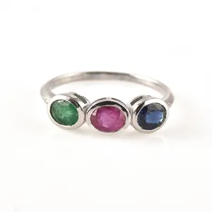 Cincin safir zamrud untuk wanita, cincin emas tiga batu Multi Warna bentuk Oval alami 18k