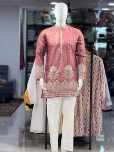 Ensemble de kurta scintillant de qualité supérieure pour homme avec broderies et perles, tenue traditionnelle indienne et pakistanaise pour festivals et mariages, coupe classique - Product Image 3