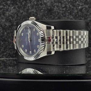 Reloj de Lujo para Mujer, Mecánico, Automático, de Acero Inoxidable, con Bisel Dorado Estriado, Esfera Verde Analógica, Correa de 16 mm y Diamantes - Product Image 1