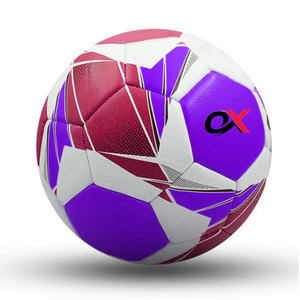 Ballon de football en cuir PU et PVC de haute qualité, taille personnalisée, texturé, cousu à la machine, norme professionnelle, Oxva Industries - Product Image 5