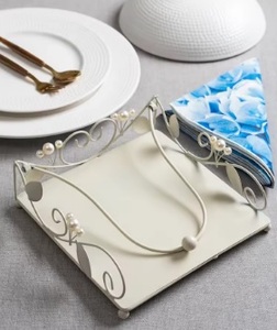 Porte-serviettes de forme unique, distributeur de serviettes en papier, accessoire de cuisine, accessoire de salle à manger, porte-serviettes élégant plaqué argent - Product Image 2