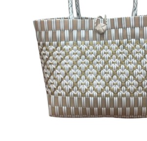 Sac fourre-tout en plastique tressé artisanal exquis et sac fait main, élégant, décontracté, pour femme, idéal pour le shopping - Product Image 3