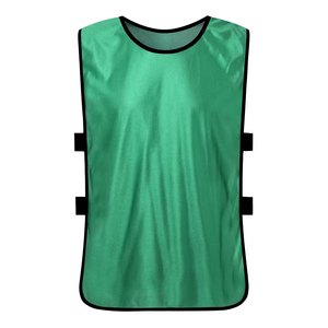 Chaleco de Entrenamiento de Fútbol Personalizado, Fabricante Pakistaní, Chaleco Deportivo Transpirable para Compradores Globales - Product Image 4