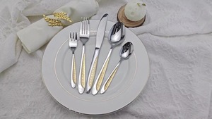 Juego de cubiertos elegante y con un diseño sofisticado, ideal para eventos de catering y apto para todas las ocasiones. - Product Image 5