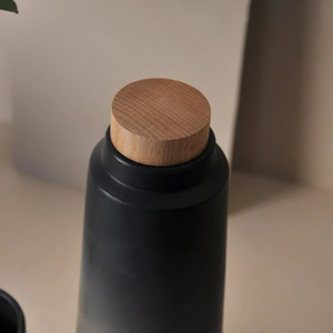 Bouteille en terre cuite artisanale bicolore - 800 ml avec bouchon en liège et couvercle en bois (verre non inclus) - Product Image 3