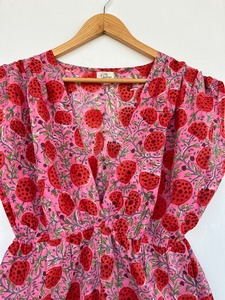 Mono de Algodón Estampado Floral Rosa Premium para Mujer con Cintura Elástica, Mangas con Volantes y Corte Holgado para Uso Casual de Verano B2B - Product Image 5