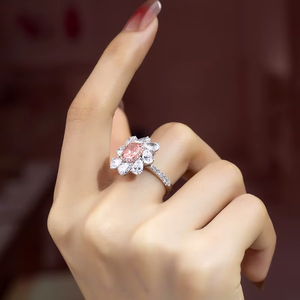 แหวนค็อกเทลรูปดอกไม้ประดับมอร์แกไนต์สำหรับผู้หญิง ทองคำแท้ 18K ประดับเพชรแบบฝังเต็ม ดีไซน์หรูหรา แหวนหมั้น - Product Image 5