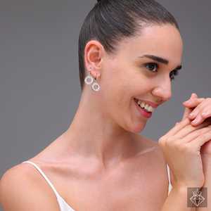 PRAO Effortless Chic & Shine Crystal Danglers Accessoires d'oreilles élégants et brillants - Product Image 3