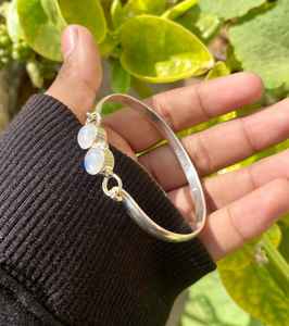 Brazalete de Piedra Lunar Arcoíris, Plata de Ley 925, Hecho a Mano, Minimalista, Joyería de Piedras Preciosas Naturales, Regalo - Product Image 3