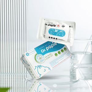 Lingettes Rafraîchissantes Dr. Papie en Coton Doux aux Herbes pour Enfants et Bébés, Sans Parfum, Action Rapide, Soin Corporel Complet - Product Image 1