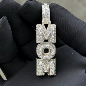 Colgante para Mamá de Plata de Ley 925 con Moissanita VVS de Corte Brillante Redondo, Chapado en Rodio, Joyería de Lujo - Product Image 1