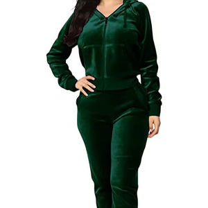 Survêtement 2 pièces en velours 100 % coton pour femme avec logo personnalisé, style streetwear, comprenant un sweat à capuche et un pantalon de jogging - Product Image 1