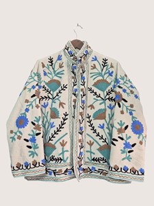 Manteau brodé floral de style chinois grande taille à manches longues et col mandarin, vêtement d'extérieur décontracté pour femme 100 % coton, idéal pour le printemps - Product Image 1