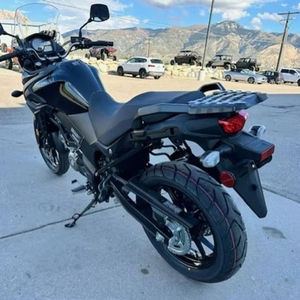 Fantástica Motocicleta de Aventura V-Strom 650 2025 - Product Image 1