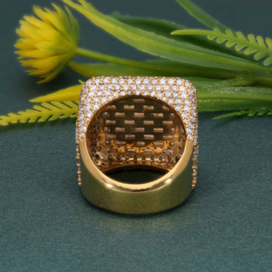 Bague de cocktail géométrique avec diamant taille émeraude serti pavé, en cuivre blanc, style glamour, unisexe, pour mariage et fiançailles - Product Image 4