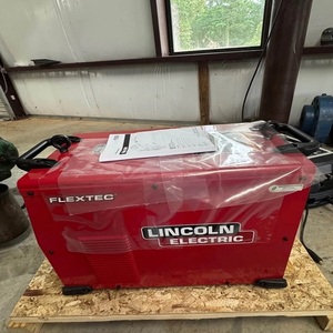 Máquina de Soldadura Comercial Lincoln con Rendimiento de Arco Excepcional, Operación de Soldadura Suave y Diseño Resistente y Duradero - Product Image 2