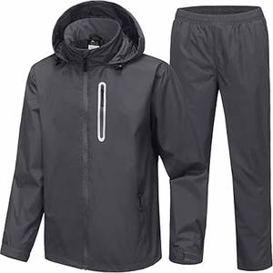 Veste de pluie classique légère et imperméable pour homme, postée par Dress Sports - Product Image 1