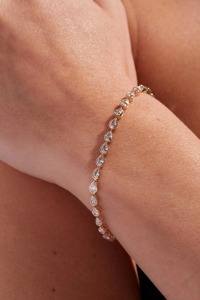 สร้อยข้อมือเพชรทรงลูกแพร์ 4.3 กะรัต เพาะเลี้ยงในห้องปฏิบัติการ_ ตัวเรือนทองคำขาว 14k แบบฝังขอบ - Product Image 2