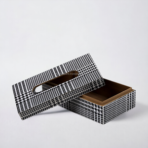 Grande boîte à mouchoirs en bois de luxe Sculpture détaillée Couvercle coulissant lisse Écologique Parfait pour les hôtels, les maisons et les espaces professionnels - Product Image 5