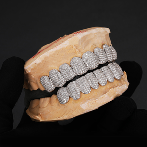 Juego Completo Personalizado de Grillz con Incrustaciones de Diamantes, Cubre Dientes Superiores e Inferiores, Micro Pavé de Moissanita, Plata 925, Oro Blanco, Joyería Dental - Product Image 4