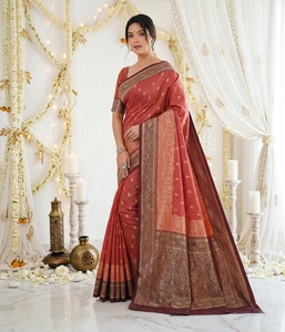 Sari Tradicional de Seda para Mujer, Color Rojo con Borde Dorado, para Bodas, Largo hasta el Suelo, Sin Arrugas, Estilo India/Pakistán, Protección Solar - Product Image 1