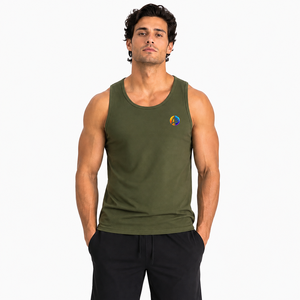 Tissu estival frais pour un confort quotidien avec un débardeur pour homme offrant un soutien doux pour les promenades estivales et les activités sportives. - Product Image 1