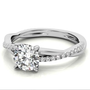 Anillo de Compromiso de Moissanita con Corte Redondo, Chapado en Rodio, Plata de Ley, Anillo de Promesa Clásico para Mujer, Aniversario, Lujo - Product Image 4