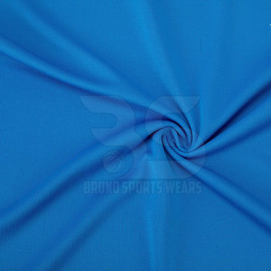 Tenue de football haute performance, tissu léger et respirant, conçue pour les entraînements intenses, les matchs et le jeu d'équipe - Product Image 6