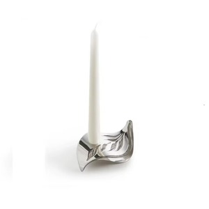 Porte-bougie en métal élégant de style antique avec nœud papillon pour les thèmes d'intérieur modernes et industriels - Product Image 5