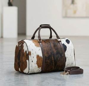 Bolsa de Viaje de Cuero Vacuno Auténtico, Diseño Marrón y Blanco, Ecológica, Gran Capacidad, Duradera, Ligera e Informal - Product Image 2
