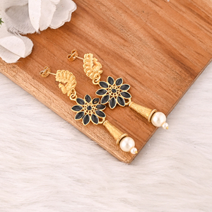 ต่างหูมุกทำมือชุบทองเหลืองสีดำธรรมชาติสำหรับผู้หญิง - Product Image 3