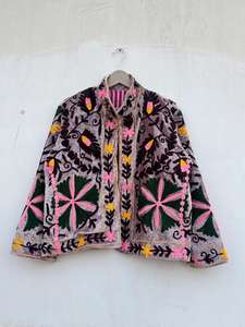 Chaqueta Boho de Terciopelo Suzani |   Abrigo de Invierno Bordado a Mano - Product Image 4