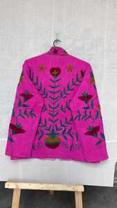 Chaqueta Rosa con Cuello Mandarín, Bordado Suzani, Estampado Floral, Corte Holgado, Manga Larga, Estilo Chino, Hecha a Mano, de Lana y Acrílico - Product Image 3