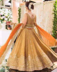 Robe de mariée indienne pakistanaise pour femmes, tenue de soirée formelle, Lehenga Choli brodé doré, longueur au sol, traditionnel - Product Image 3