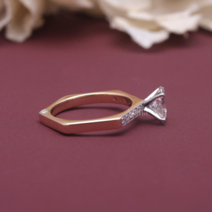 Anillo de Compromiso con Diamante Ovalado Cultivado en Laboratorio, Certificado por IGI, Oro de 9K en Dos Tonos, Halo Oculto, Anillo Solitario para Mujer - Product Image 3