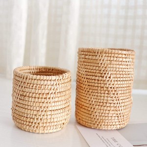 Organisateur de bureau artisanal en rotin, porte-crayons tressé, panier de rangement pour stylos - Product Image 4