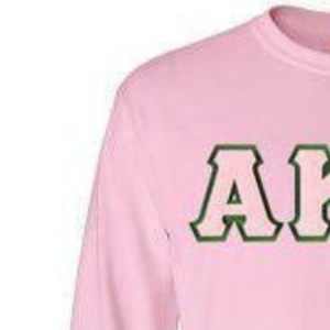 Camiseta de Manga Larga de Sarga Rosa Claro de Algodón Premium con Cuello Redondo y Letras Personalizadas para Hermandades Griegas, Envío en 2 Días (AKA) - Product Image 5
