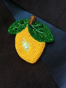 Abalorio colgante de cuentas de semilla y bordado para bolsos de verano, abalorio de diseñador para bolso con delicados elementos de bordado de cuentas - Product Image 3