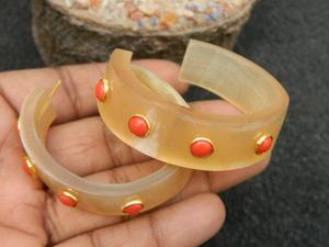 Boucles d'oreilles sculptées en corne de bœuf naturelle, artisanales, écologiques, bijoux de mariage pour femmes, inspirées de l'Afrique, artisanat naturel - Product Image 2