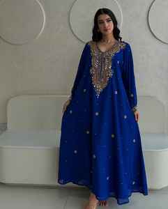 Ensemble de luxe 2 pièces pour femmes musulmanes, robe longue en mousseline unie ornée de perles, coupe trapèze, idéale pour les fêtes et mariages - Product Image 1