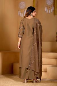 Ensemble Kurti Anarkali de luxe avec Plazo et Dupatta en Chanderi – Vêtements ethniques haut de gamme pour le Royaume-Uni, les États-Unis et le Canada - Product Image 5