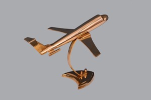Fantastique sculpture d'avion en laiton faite à la main, décoration de table moderne, pièce d'art pour le salon - Product Image 4