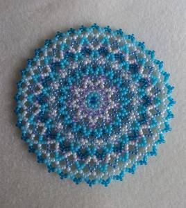 ชุดจานรองแก้วปักลายประดับด้วยลูกปัด ดีไซน์สั่งทำได้ งานฝีมือทำมือ ของตกแต่งบ้าน ของขวัญสำหรับเพื่อนและครอบครัว - Product Image 6