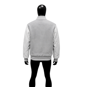 แจ็คเก็ตวาร์ซิตี้ขนสัตว์สีเงินพรีเมียม แขนหนังสีขาว แจ็คเก็ตเบสบอลแบบ Letterman สั่งทำได้ สำหรับผู้ชายและผู้หญิง ขายส่ง - Product Image 2