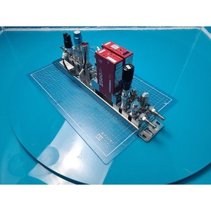Válvula de Diafragma Manual TKF INTEGRATED GAS SYSTEM TS170105A Usada Como Pieza de Repuesto para Equipos Legacy Semiconductor - Product Image 1