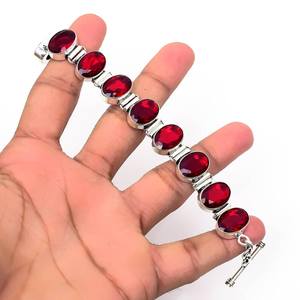 กำไลข้อมือโกเมนโมซัมบิกทรงเหลี่ยม ดีไซน์โบโฮ เงินแท้ 925 ทำมือ พลอยสีแดง ของขวัญสำหรับผู้หญิงและผู้ชาย - Product Image 5