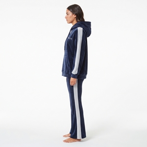 Ensemble survêtement deux pièces pour femme : veste à capuche en velours et pantalon de jogging évasé avec logo brodé personnalisé et bande latérale - Product Image 3
