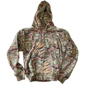 Sweat à capuche zippé camouflage pour homme, style streetwear usé, en polaire, motif camouflage intégral, vêtement d'extérieur décontracté - Product Image 1
