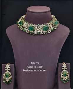 Ensemble collier et boucles d'oreilles en laiton Kundan 1350 plaqué Mehandi, bijoux de mariage et de fiançailles classiques pour les fêtes - Product Image 4